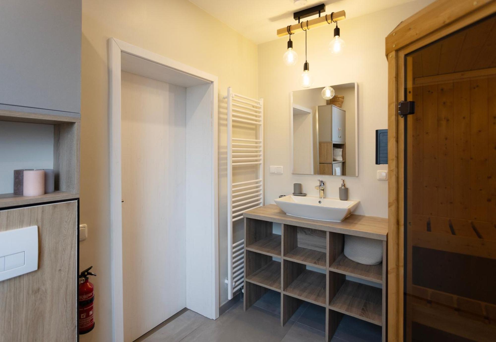 דיסבורג Huge Apartment With Sauna And Free Parking מראה חיצוני תמונה