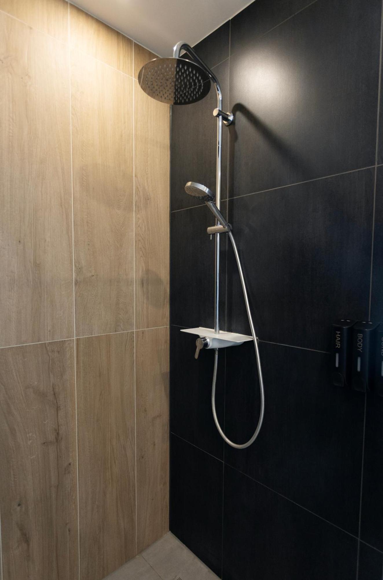 דיסבורג Huge Apartment With Sauna And Free Parking מראה חיצוני תמונה