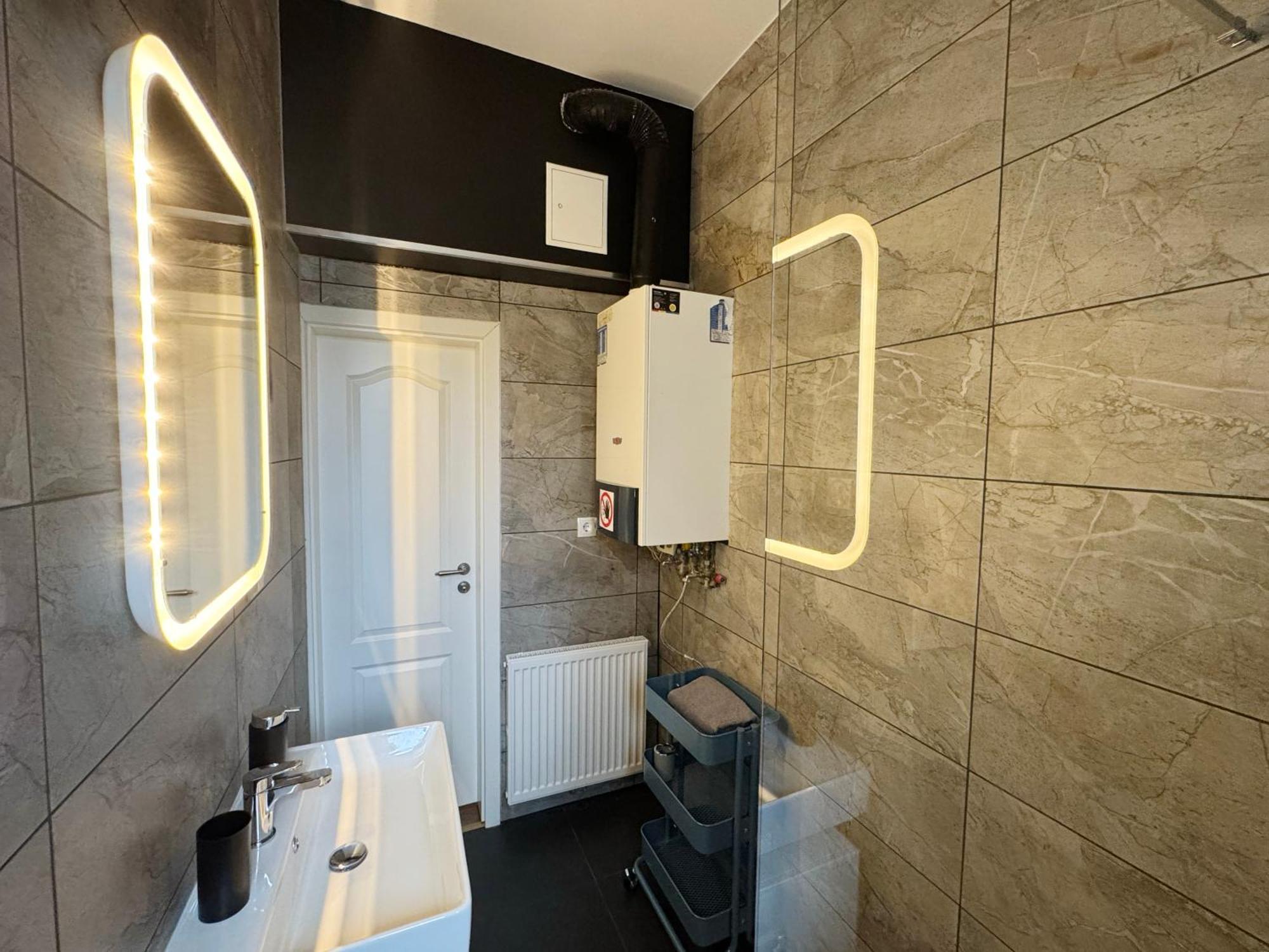 דיסבורג Huge Apartment With Sauna And Free Parking מראה חיצוני תמונה